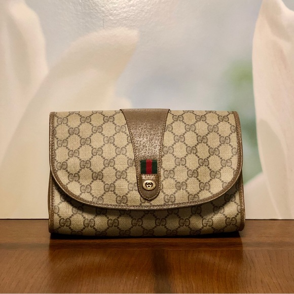 ON SALE!! Vintage Gucci Clutch - Picture 2 of 13
